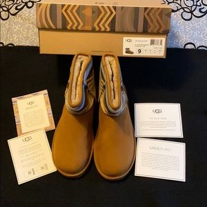 Ugg Pendleton  Womens size 9. Never worn